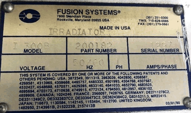 шильдик с номерами патентов на лампе Fusion Systems выпуска конца 80-х годов