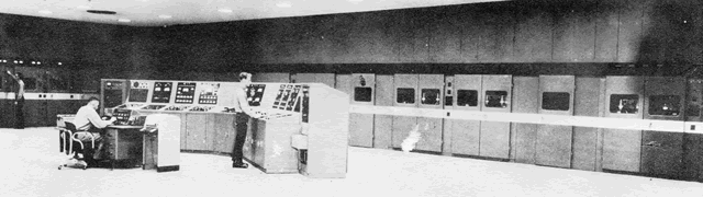 центральный зал передатчиков радиостанции Cutler